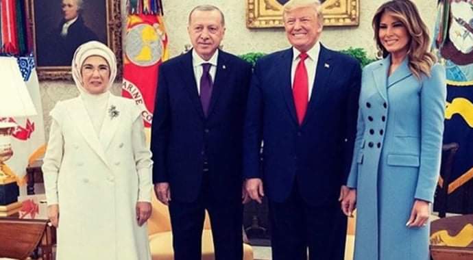 ترامب ينشر على حسابه بانستغرام الصورة العائلية التي جمعته بأردوغان
