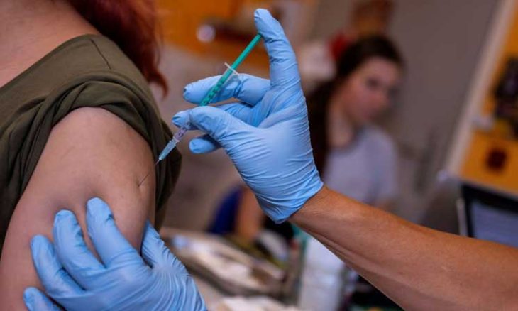 وزير الصحة الألماني يعارض التطعيم الإجباري ضد كورونا لاعتبارات أخلاقية وقانونية
