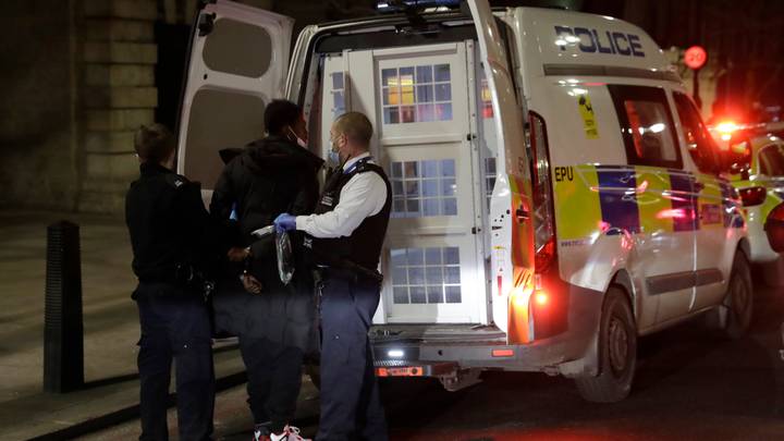 عصابات مسلحة تنشر الخوف في لندن وتقتل 30 مراهقا بالسكاكين .. تابع