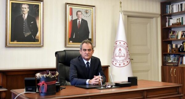 وزير التربية والتعليم التركي يدلي بتصريحات هامة يزف من خلالها أنباء سارة لقطاع التعليم