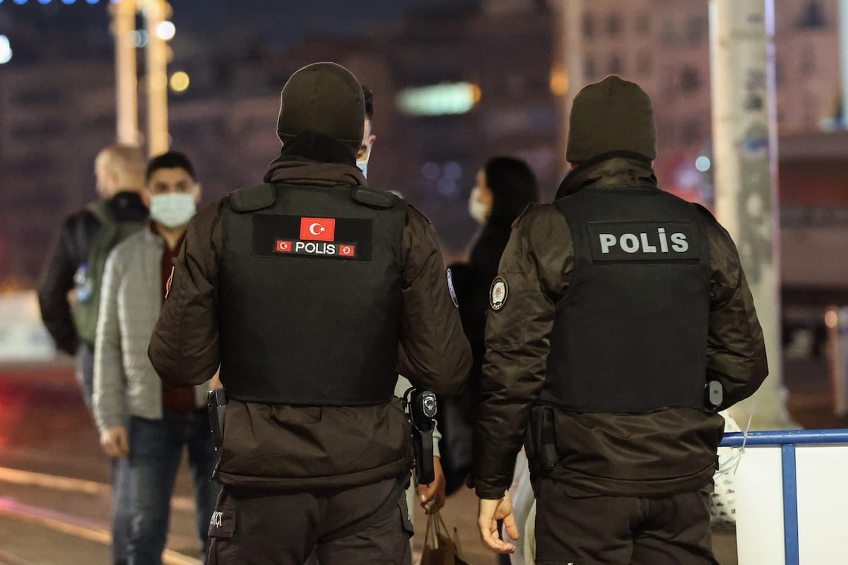 الأمن التركي يعتقل شخص اجنبي كان يخطط لتفجير في اسطنبول