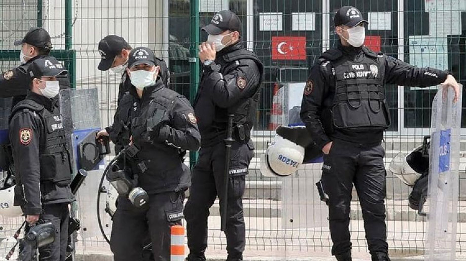 الشرطة التركية تعتقل 6مشتبهين من داعش كانوا يستعدون بتنفيذ عملية في رأس السنة