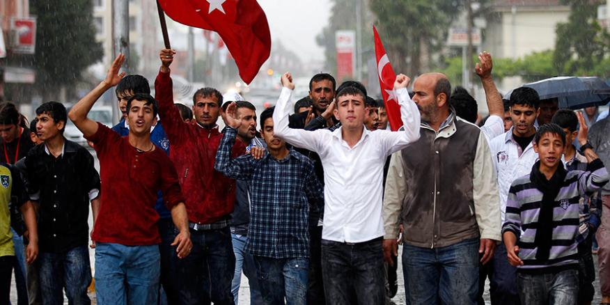 صحيفة تركية تكشف عن قيام بلدية معارضة بسرقة اموال السوريين في تركيا