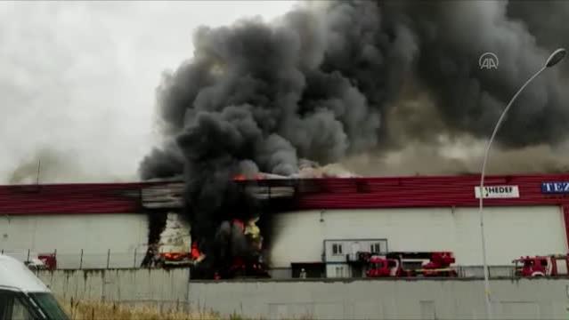 فيديو: حريق في مصنع تعبئة في اسطنبول 