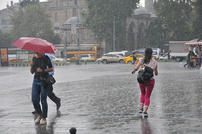  تحذر الأرصاد الجوية من الأمطار الغزيرة في العديد من الولايات التركية