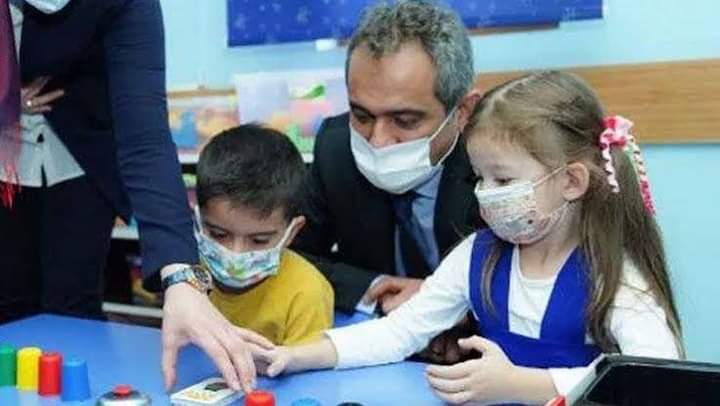 تركيا: إعفاء الطلاب أصحاب الأمراض المزمنة من الدوام المدرسي 