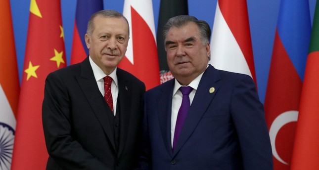 الرئيس التركي أردوغان يلتقي نظيره الطاجيكي في العاصمة التركمانستانية عشق آباد