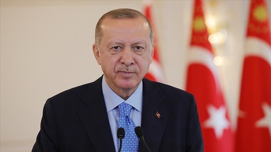 اتصال مفاجئ من الرئيس أردوغان لأحمد داوود أوغلو الذي ترك حزب العدالة .. ماذا حدث؟
