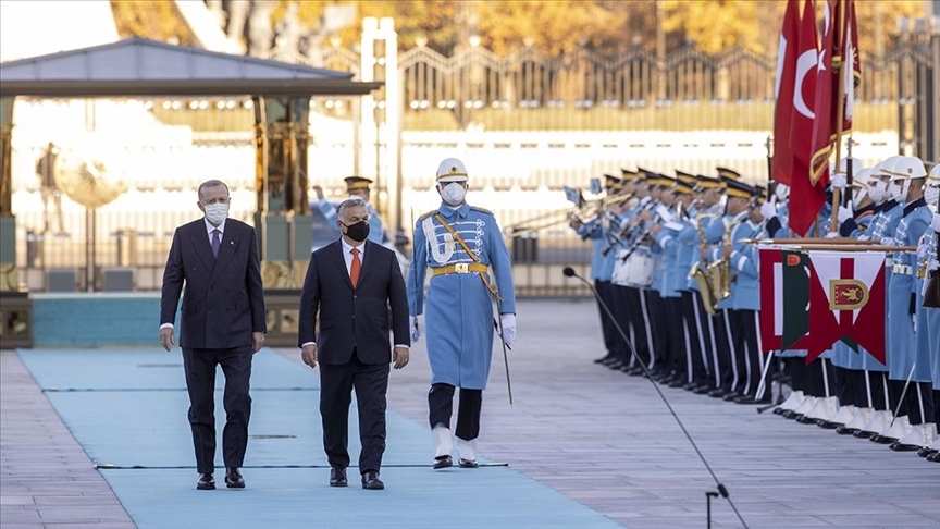 الرئيس أردوغان يستقبل رئيس وزراء المجر في العاصمة أنقرة