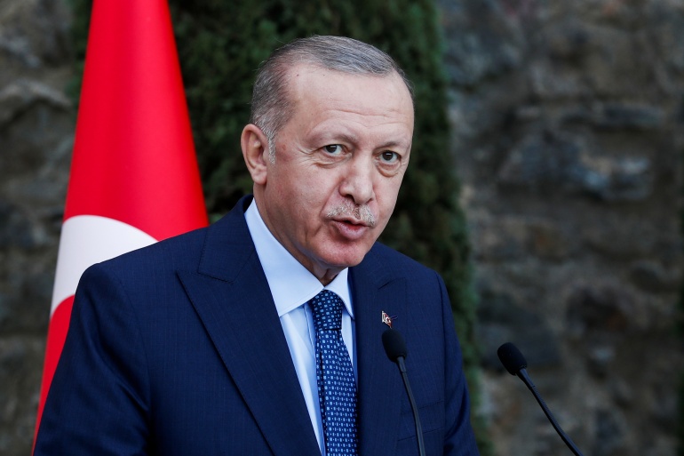 الرئيس أردوغان : تركيا أكبر وأغنى من أن توضع في قالب محدد أو أن تصبح أسيرة تعصب إيديولوجي