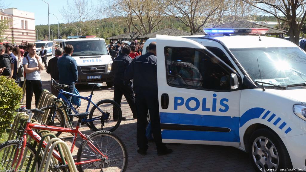صادرت فرق الشرطة ملايين من النقود المزيفة في اسطنبول.