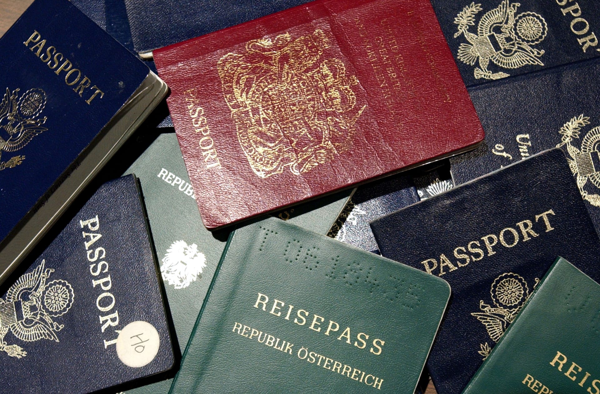 قائمة بأقوى وأضعف جواز سفر في العالم 2023